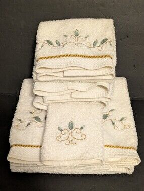 AVANTI Towel Set Cream Embroidered with Gold Accent 1 Bath 3 Hand 1 Face Cloth